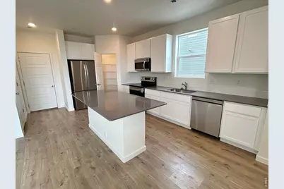 3836 Pinnacles Ct, Evans, CO 80620 - Photo 2