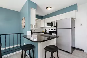 1024 Oxford Ln, Fort Collins, CO 80525 - Photo 4