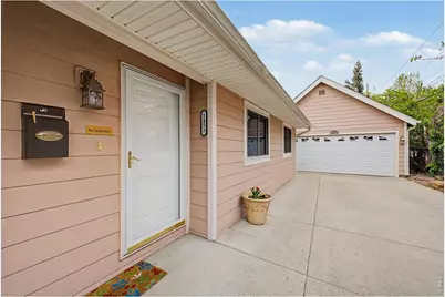 1453 Chestnut Pl, Boulder, CO 80304 - Photo 2