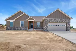 32 Lakeview Cir, Fort Morgan, CO 80701 - Photo 2