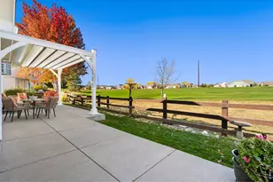 879 Glenarbor Cir, Longmont, CO 80504 - Photo 34