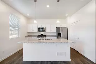 7359 W 27th St, Greeley, CO 80634 - Photo 8