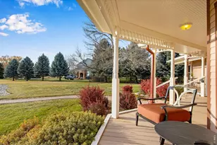 530 Linden View Dr, Fort Collins, CO 80524 - Photo 2