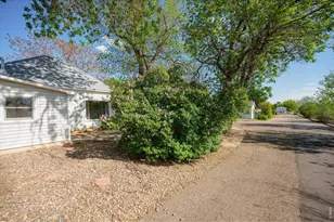 103 E 12th St, Loveland, CO 80537 - Photo 8