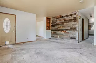 335 E 11th St, Loveland, CO 80537 - Photo 6
