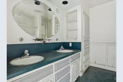 335 E 11th St, Loveland, CO 80537 - Photo 24