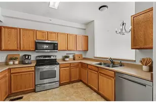 9758 Laredo St, Commerce City, CO 80022 - Photo 6