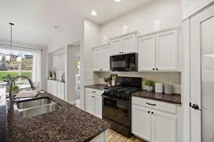 2047 Bayfront Dr, Windsor, CO 80550 - Photo 10