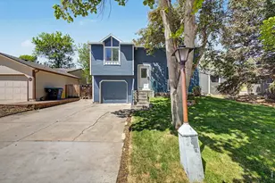 2185 Hackberry Cir, Longmont, CO 80501 - Photo 2