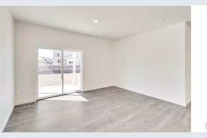 812 Trumpet Ln, Windsor, CO 80550 - Photo 4