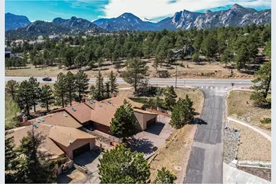 836 Vista Ln, Estes Park, CO 80517 - Photo 2