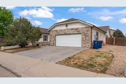 662 S Carriage Dr, Milliken, CO 80543 - Photo 2