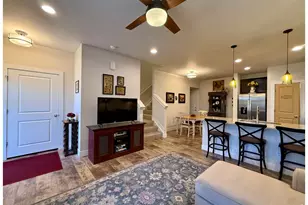 694 Stonebridge Dr, Longmont, CO 80503 - Photo 2