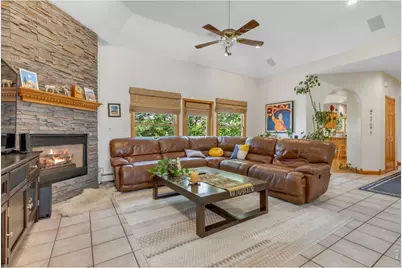 723 Ridge Creek Ct, Longmont, CO 80504 - Photo 4