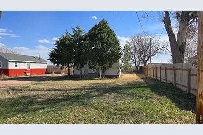 19140 Chambers Dr, Sterling, CO 80751 - Photo 2