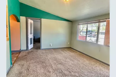 402 16th Ave Ct, Greeley, CO 80631 - Photo 2