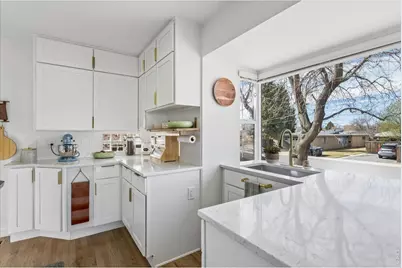 3696 Magnolia St, Denver, CO 80207 - Photo 8