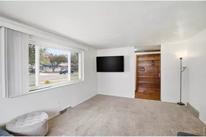 1119 Bross St, Longmont, CO 80501 - Photo 2