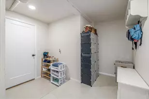 129 S Franklin St, Denver, CO 80209 - Photo 40