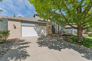 380 Blackstone Cir, Loveland, CO 80537 - Photo 2