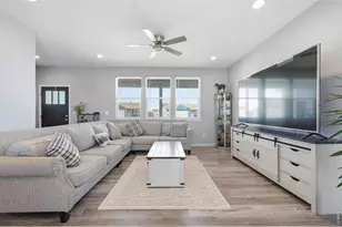 484 S 3rd Ave, Deer Trail, CO 80105 - Photo 4