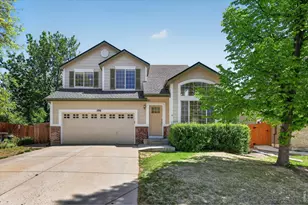 1106 Button Rock Dr, Longmont, CO 80504 - Photo 2
