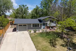 724 Hubbard Dr, Longmont, CO 80504 - Photo 4