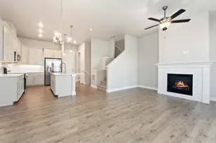 158 High Point Dr, Longmont, CO 80504 - Photo 2