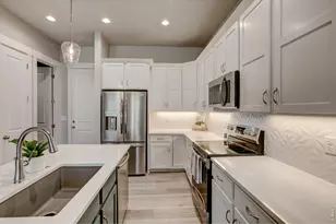 158 High Point Dr, Longmont, CO 80504 - Photo 2