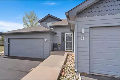 1515 Raven Ct #H, Estes Park, CO 80517 - Photo 2