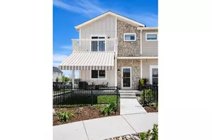 2718 Bear Spgs Cir, Longmont, CO 80503 - Photo 2