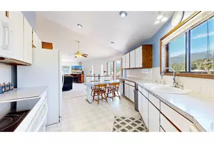 2408 Longview Dr, Estes Park, CO 80517 - Photo 4