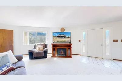 2408 Longview Dr, Estes Park, CO 80517 - Photo 2