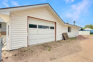 527 S Bowman Ave, Holyoke, CO 80734 - Photo 24