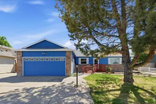 3726 Conifer Dr, Loveland, CO 80538 - Photo 2