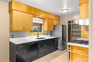 414 W 13th St, Loveland, CO 80537 - Photo 12