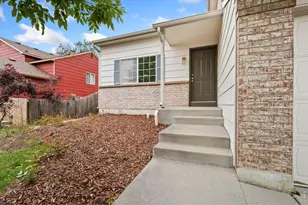 1319 Monarch Dr, Longmont, CO 80504 - Photo 2