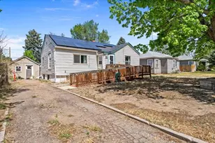 2437 W 9th St, Greeley, CO 80634 - Photo 2