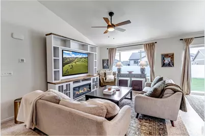 945 Maplebrook Dr, Windsor, CO 80550 - Photo 4