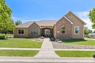 1190 Trails End Ct, Windsor, CO 80550 - Photo 2