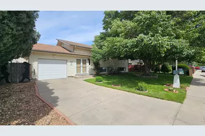 527 Elm St, Fort Morgan, CO 80701 - Photo 2