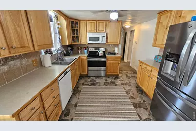 527 Elm St, Fort Morgan, CO 80701 - Photo 4