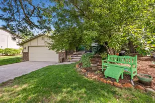 2637 Flintridge Pl, Fort Collins, CO 80521 - Photo 2