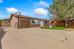 509 11th St, Gilcrest, CO 80623 - Photo 2
