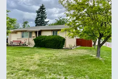 401 30th Avenue Ct, Greeley, CO 80634 - Photo 2