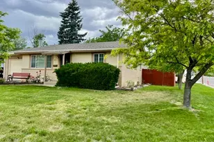 401 30th Ave Ct, Greeley, CO 80634 - Photo 2