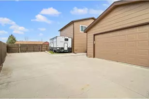 110 N 48th Ave Ct, Greeley, CO 80634 - Photo 16