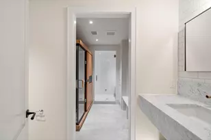 888 S Franklin St, Denver, CO 80209 - Photo 38