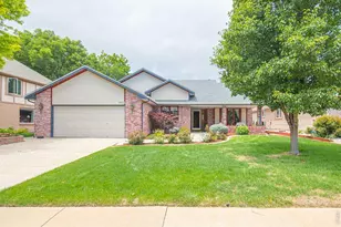 1611 Sunset St, Longmont, CO 80501 - Photo 2