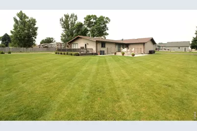 511 W Grant St, Haxtun, CO 80731 - Photo 42